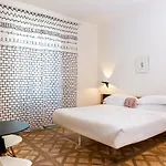 Sleep ベッド・アンド・ブレックファスト 4*